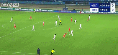 次明显越位, 河南队坐镇