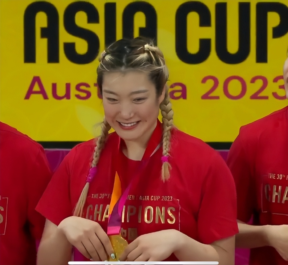 与欧美女篮 与欧美女篮